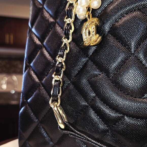 Black Diamond Quilted Structured Tote Bag with Charms NWOT - Picture 5 of 5